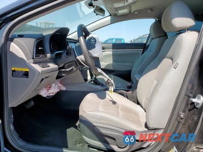Zdjęcie 7 z 13 samochodu: 2017 HYUNDAI ELANTRA SE VIN:5NPD84LF5HH083635 - miniatura