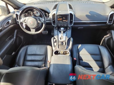 Zdjęcie 8 z 14 samochodu: 2011 PORSCHE CAYENNE S VIN:WP1AB2A20BLA52710 - miniatura