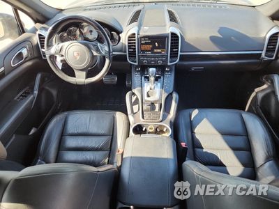 Zdjęcie 8 z 14 samochodu: 2011 PORSCHE CAYENNE S VIN:WP1AB2A20BLA52710 - miniatura