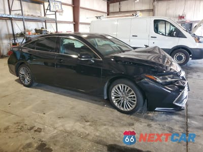Czwarte zdjęcie samochodu z boku: 2022 TOYOTA AVALON LIMITED VIN:4T1DZ1FB8NU081508 - miniatura