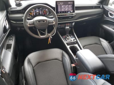 Zdjęcie 8 z 14 samochodu: 2025 JEEP COMPASS LATITUDE VIN:3C4NJDBN2ST553547 - miniatura
