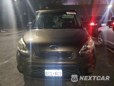 Piąte zdjęcie samochodu w środku: 2012 KIA SOUL + VIN:KNDJT2A68C7428792 - miniatura