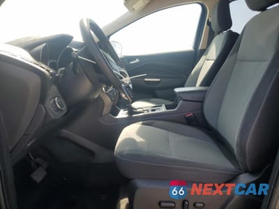 Zdjęcie 7 z 13 samochodu: 2019 FORD ESCAPE SE VIN:1FMCU9GD1KUB31234 - miniatura