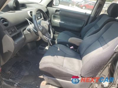 Zdjęcie 7 z 13 samochodu: 2006 TOYOTA SCION XB VIN:JTLKT324064064711 - miniatura