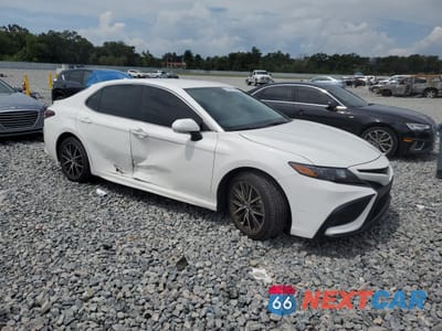 Czwarte zdjęcie samochodu z boku: 2024 TOYOTA CAMRY SE NIGHT SHADE VIN:4T1G11AK2RU232859 - miniatura