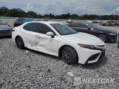 Czwarte zdjęcie samochodu z boku: 2024 TOYOTA CAMRY SE NIGHT SHADE VIN:4T1G11AK2RU232859 - miniatura