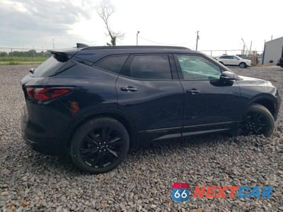 Trzecie zdjęcie samochodu z tyłu: 2021 CHEVROLET BLAZER RS VIN:3GNKBKRS8MS532430 - miniatura
