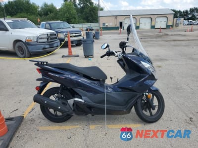 2018 HONDA PCX 150 RLHKF1800JY300559 - główne zdjęcie licytacji z USA - miniatura