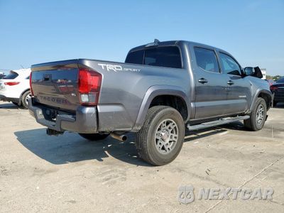 Trzecie zdjęcie samochodu z tyłu: 2018 TOYOTA TACOMA DOUBLE CAB VIN:5TFAZ5CN9JX058762 - miniatura