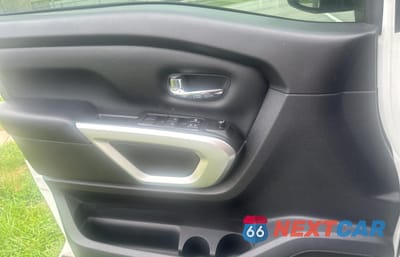 Zdjęcie 7 z 10 samochodu: 2020 NISSAN TITAN XD SV VIN:1N6AA1FB9LN511291 - miniatura