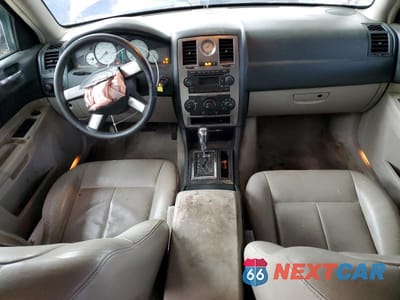 Zdjęcie 8 z 14 samochodu: 2005 CHRYSLER 300 TOURING VIN:2C3JA53G45H587883 - miniatura