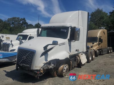 Drugie zdjęcie samochodu z przodu: 2024 VOLVO VNL42T400 - TRUCKS SEMI TRUCK VIN:4V4NC9EJ8RN653926 - miniatura