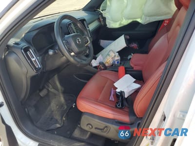 Zdjęcie 7 z 13 samochodu: 2019 VOLVO XC40 T5 MOMENTUM VIN:YV4162UK5K2116986 - miniatura