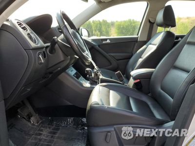 Zdjęcie 7 z 16 samochodu: 2017 VOLKSWAGEN TIGUAN S VIN:WVGAV7AX4HK000380 - miniatura