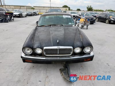 Piąte zdjęcie samochodu w środku: 1985 JAGUAR XJ6 VIN:SAJJCALP4CC423018 - miniatura
