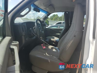 Zdjęcie 7 z 12 samochodu: 2019 GMC SAVANA G2500 VIN:1GTW7AFG9K1331589 - miniatura