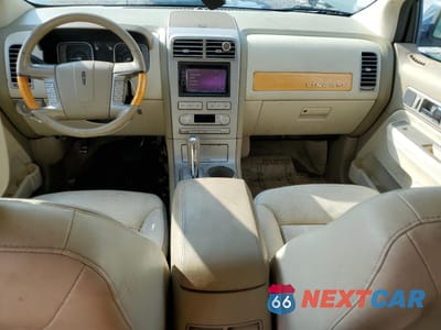 Zdjęcie 8 z 13 samochodu: 2007 LINCOLN MKX VIN:2LMDU88C27BJ13220 - miniatura