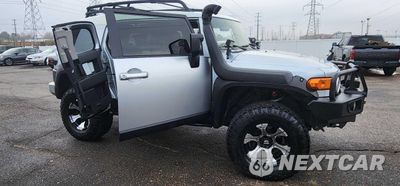 Piąte zdjęcie samochodu w środku: 2007 TOYOTA FJ CRUISER VIN:JTEBU11F470068975 - miniatura