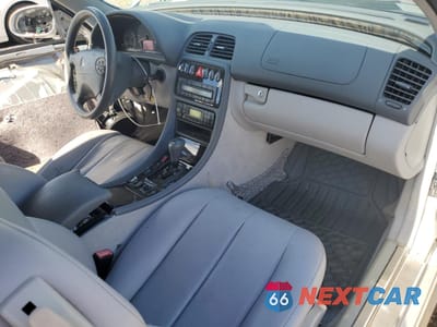 Zdjęcie 8 z 12 samochodu: 2000 MERCEDES-BENZ CLK 430 VIN:WDBLK70G7YT053915 - miniatura
