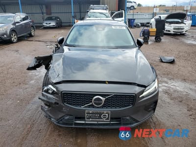 Piąte zdjęcie samochodu w środku: 2025 VOLVO S60 CORE VIN:7JRL12GJ4SG365975 - miniatura