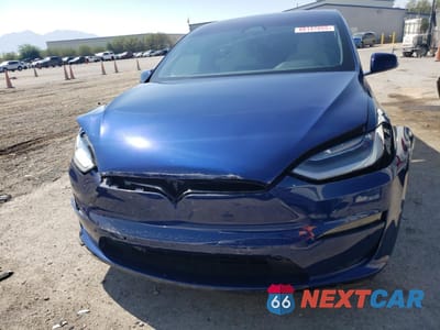 Piąte zdjęcie samochodu w środku: 2022 TESLA MODEL X VIN:7SAXCBE60NF334071 - miniatura