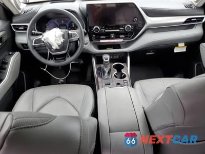 Zdjęcie 8 z 13 samochodu: 2024 TOYOTA HIGHLANDER HYBRID LIMITED HYBRID LIMITED VIN:5TDEBRCH4RS617482 - miniatura