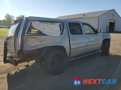 Trzecie zdjęcie samochodu z tyłu: 2008 GMC YUKON XL DENALI VIN:1GKFK66848J197415 - miniatura