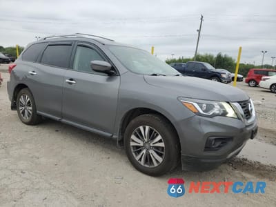 Czwarte zdjęcie samochodu z boku: 2018 NISSAN PATHFINDER S VIN:5N1DR2MM9JC633754 - miniatura