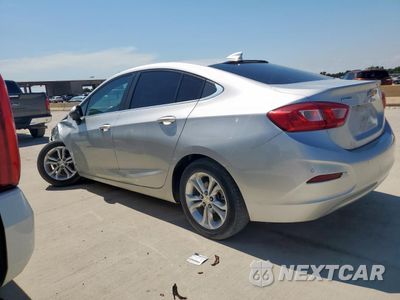 Drugie zdjęcie samochodu z przodu: 2019 CHEVROLET CRUZE LT VIN:1G1BE5SM2K7131120 - miniatura