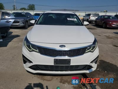 Piąte zdjęcie samochodu w środku: 2019 KIA OPTIMA LX VIN:5XXGT4L32KG365929 - miniatura