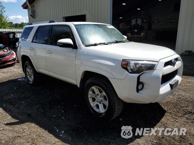 Czwarte zdjęcie samochodu z boku: 2019 TOYOTA 4RUNNER SR5/SR5 PREMIUM VIN:JTEBU5JR9K5682708 - miniatura