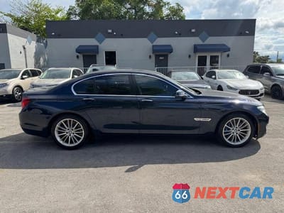 Zdjęcie 13 z 15 samochodu: 2015 BMW 750 XI VIN:WBAYB6C5XFD965910 - miniatura