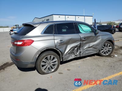 Trzecie zdjęcie samochodu z tyłu: 2016 LINCOLN MKX RESERVE VIN:2LMPJ8LP1GBL42469 - miniatura