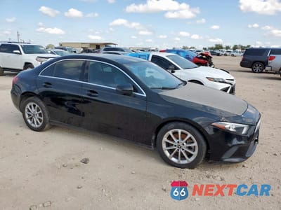 Czwarte zdjęcie samochodu z boku: 2019 MERCEDES-BENZ A 220 VIN:WDD3G4EB5KW035939 - miniatura