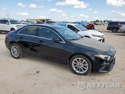 Czwarte zdjęcie samochodu z boku: 2019 MERCEDES-BENZ A 220 VIN:WDD3G4EB5KW035939 - miniatura