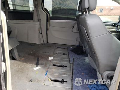Zdjęcie 10 z 12 samochodu: 2011 VOLKSWAGEN ROUTAN SE VIN:2V4RW3DG3BR622167 - miniatura