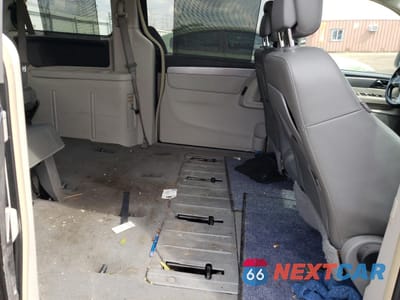 Zdjęcie 10 z 13 samochodu: 2011 VOLKSWAGEN ROUTAN SE VIN:2V4RW3DG3BR622167 - miniatura