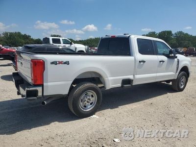 Trzecie zdjęcie samochodu z tyłu: 2024 FORD F350 SUPER DUTY LARIAT VIN:1FT8W3BA5RED95771 - miniatura