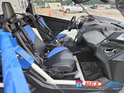 Piąte zdjęcie samochodu w środku: 2023 CAN-AM MAVERICK X3 MAX X RS TURBO RR VIN:3JBVNAV44PE002458 - miniatura