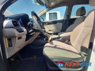 Zdjęcie 7 z 12 samochodu: 2016 KIA SORENTO LX VIN:5XYPGDA50GG003674 - miniatura