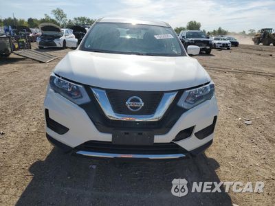 Piąte zdjęcie samochodu w środku: 2017 NISSAN ROGUE S VIN:JN8AT2MV6HW013782 - miniatura