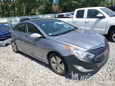 Czwarte zdjęcie samochodu z boku: 2015 HYUNDAI SONATA HYBRID VIN:KMHEC4A40FA131627 - miniatura