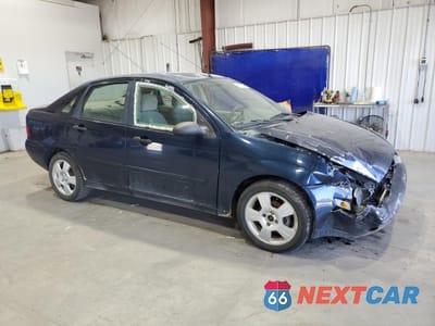 Czwarte zdjęcie samochodu z boku: 2003 FORD FOCUS SE COMFORT VIN:1FAFP34Z43W321353 - miniatura