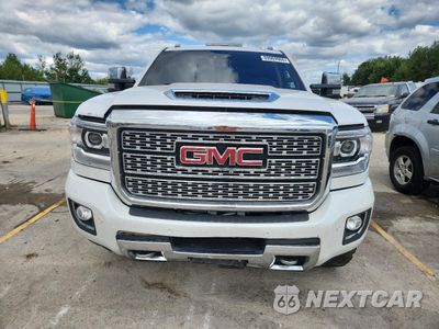 Piąte zdjęcie samochodu w środku: 2018 GMC SIERRA K2500 DENALI VIN:1GT12UEY7JF178846 - miniatura