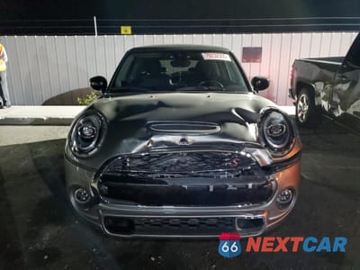 Piąte zdjęcie samochodu w środku: 2020 MINI COOPER S VIN:WMWXR5C02L2L41824 - miniatura