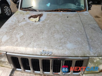 Zdjęcie 11 z 12 samochodu: 2008 JEEP COMMANDER SPORT VIN:1J8HG48K68C149964 - miniatura