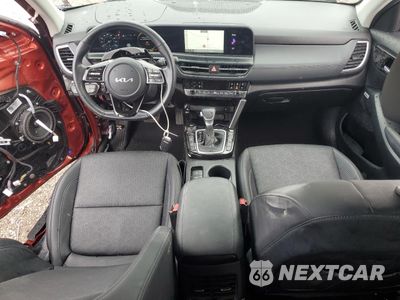 Zdjęcie 8 z 15 samochodu: 2024 KIA SELTOS SX VIN:KNDETCA78R7498592 - miniatura