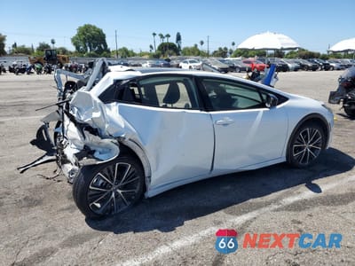 Trzecie zdjęcie samochodu z tyłu: 2024 TOYOTA PRIUS LE VIN:JTDACAAU7R3043703 - miniatura