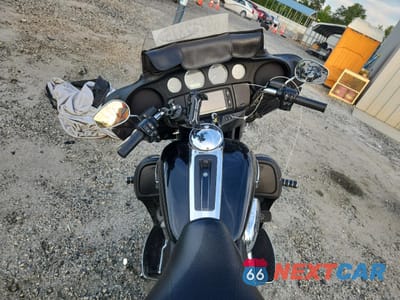 Zdjęcie 6 z 10 samochodu: 2017 HARLEY-DAVIDSON FLHTCU ULTRA CLASSIC ELECTRA GLIDE VIN:1HD1FCC12HB640220 - miniatura