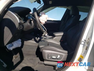 Zdjęcie 7 z 13 samochodu: 2021 BMW X3 XDRIVE30E VIN:5UXTS1C02M9D96766 - miniatura